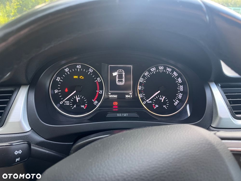 Skoda RAPID Spb 1.2 TSI Active - 14