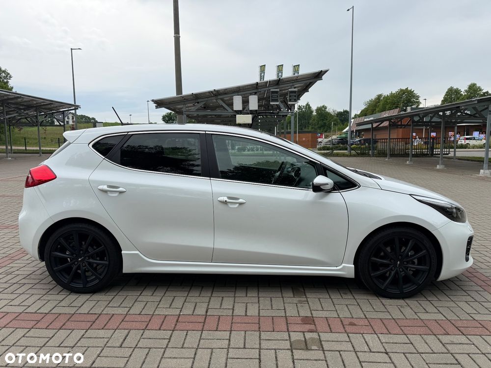 Kia Ceed 1.6 CRDi 136 ISG GT Line - 6