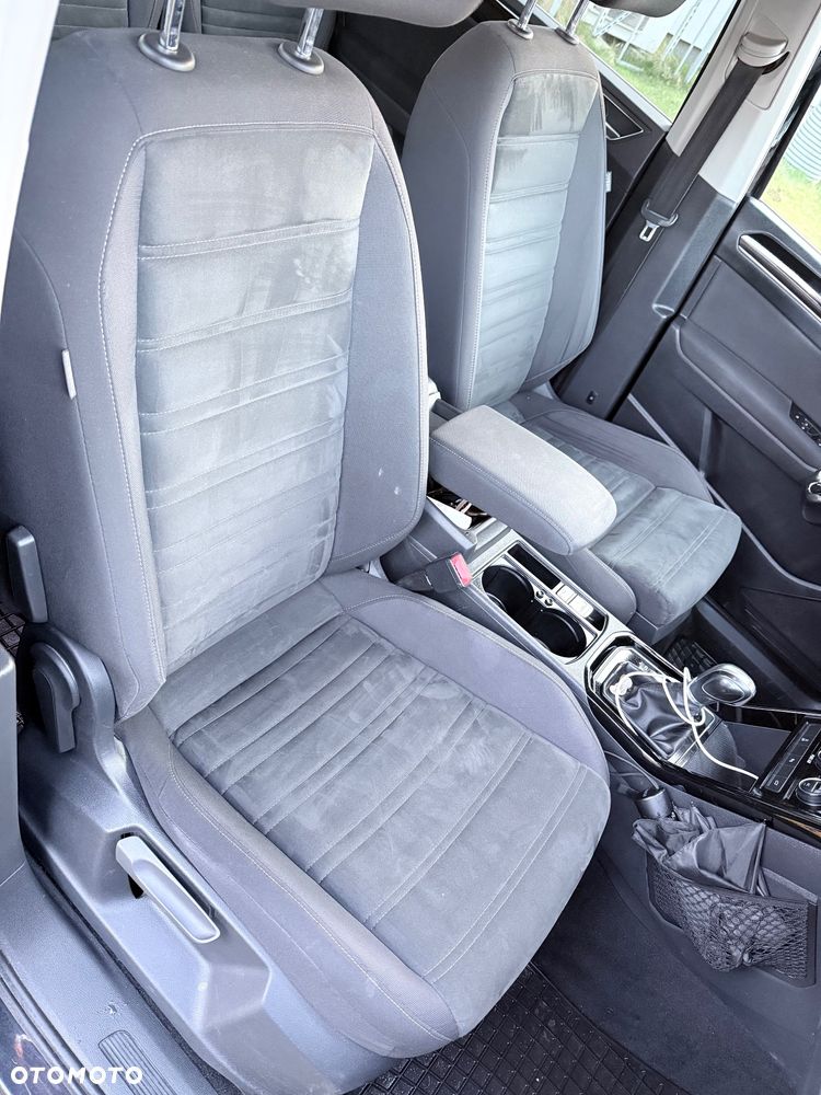 Volkswagen Touran - 16