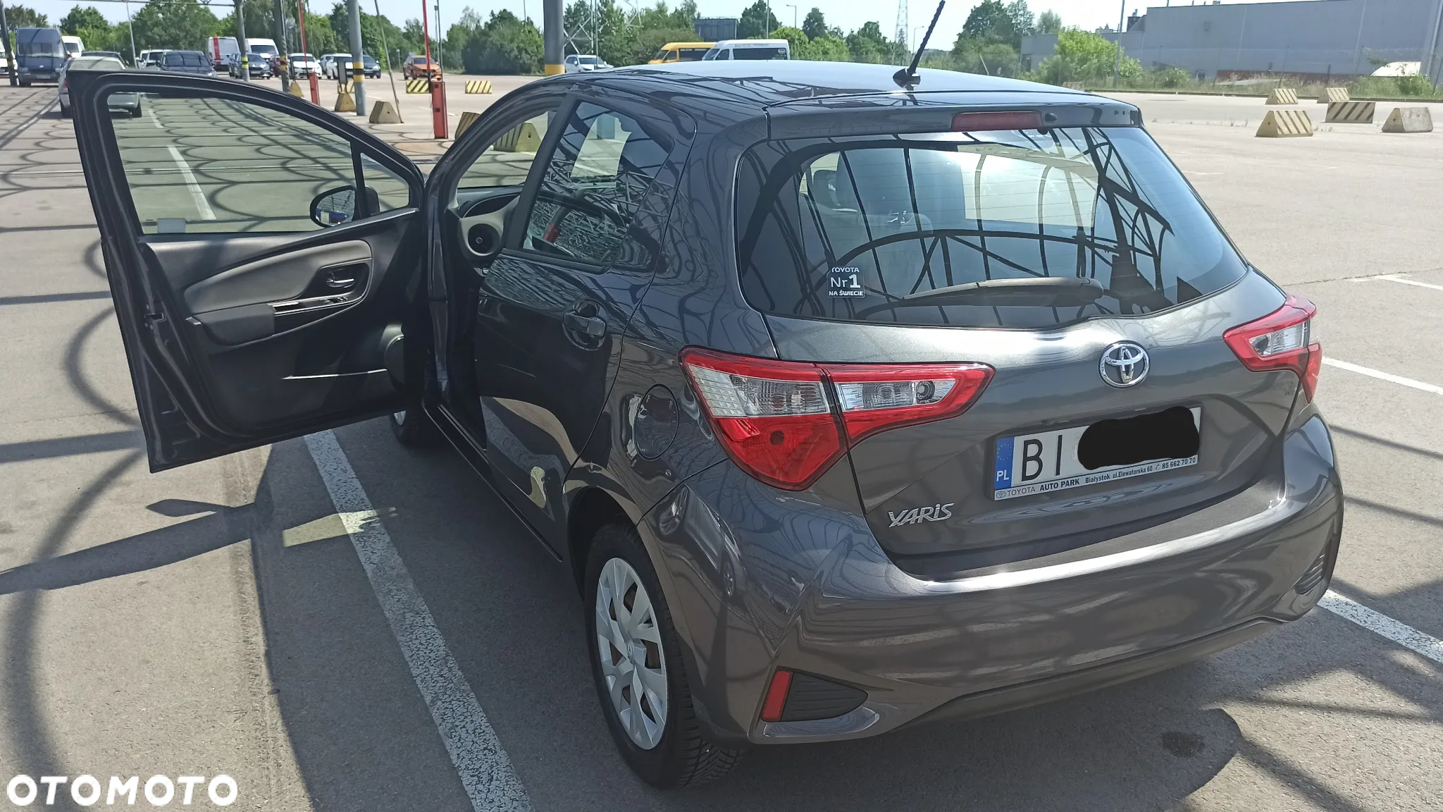 Toyota Yaris 1.5 Premium - 4