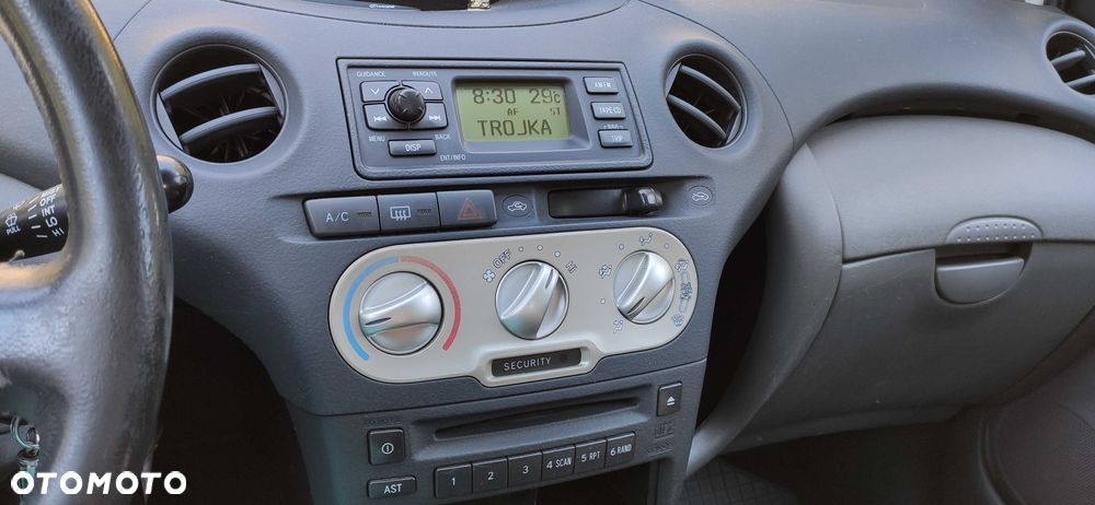 Toyota Yaris - 5