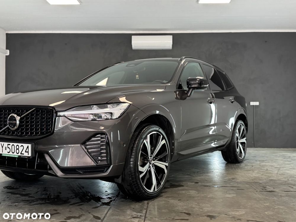 Volvo XC 60 B5 D AWD Plus Dark - 2
