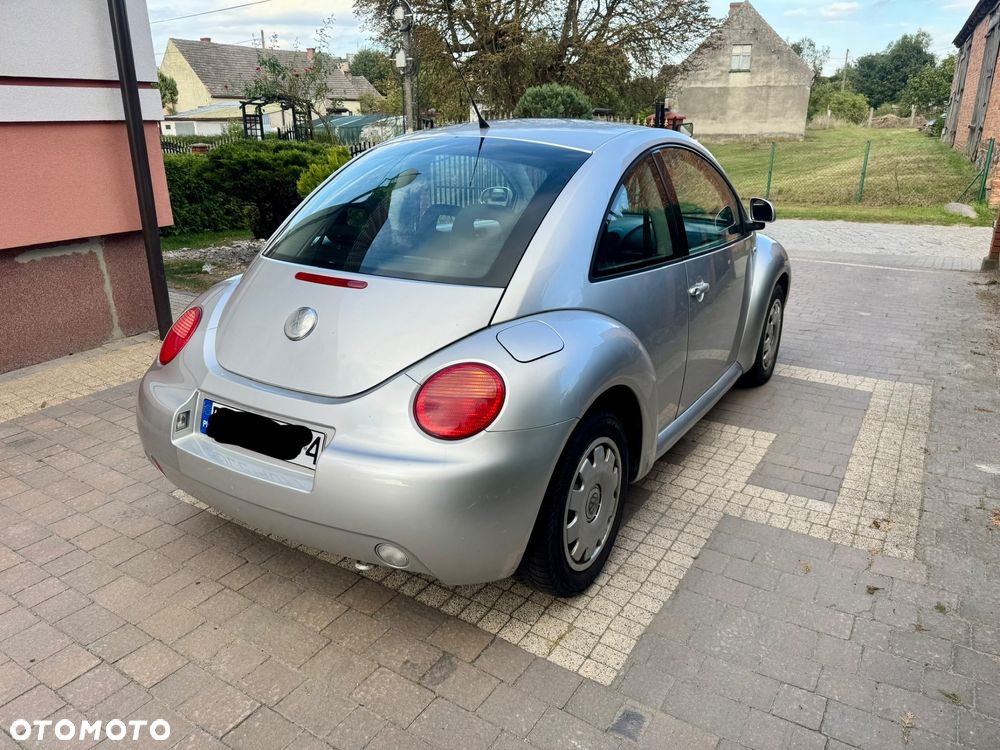 Volkswagen New Beetle - 4