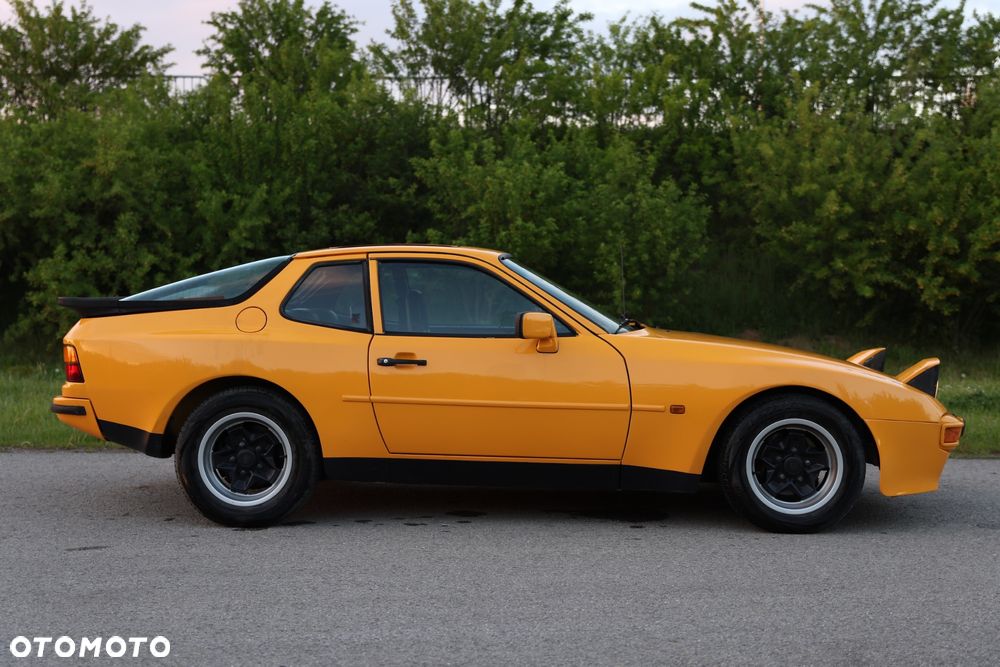 Porsche 944 - 11