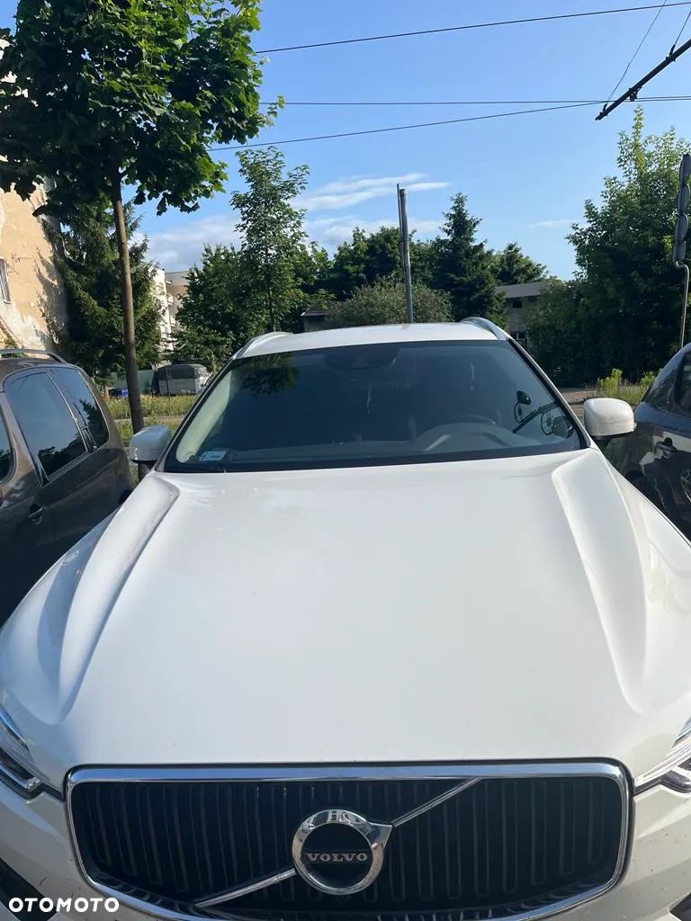 Volvo XC 60 T4 Momentum - 1