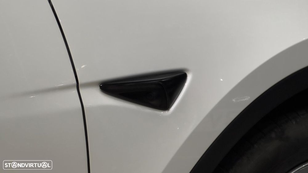 Tesla Model Y Long Range Dual Motor AWD - 37