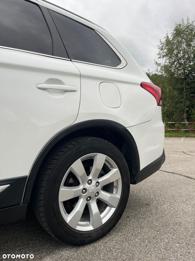 Mitsubishi Outlander - 4