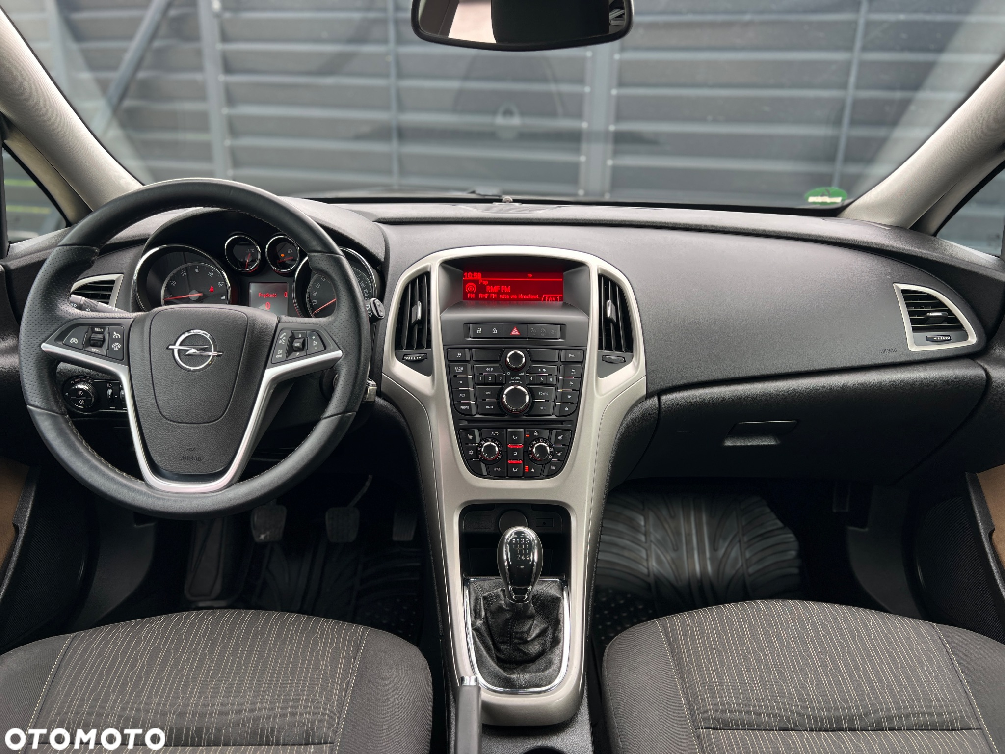 Opel Astra IV 1.4 T Essentia - 11