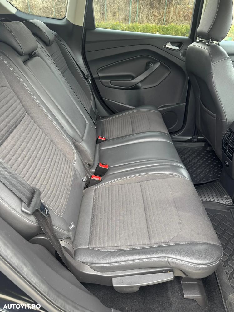 Ford Kuga 2.0 TDCi 4WD Powershift ST-Line - 9