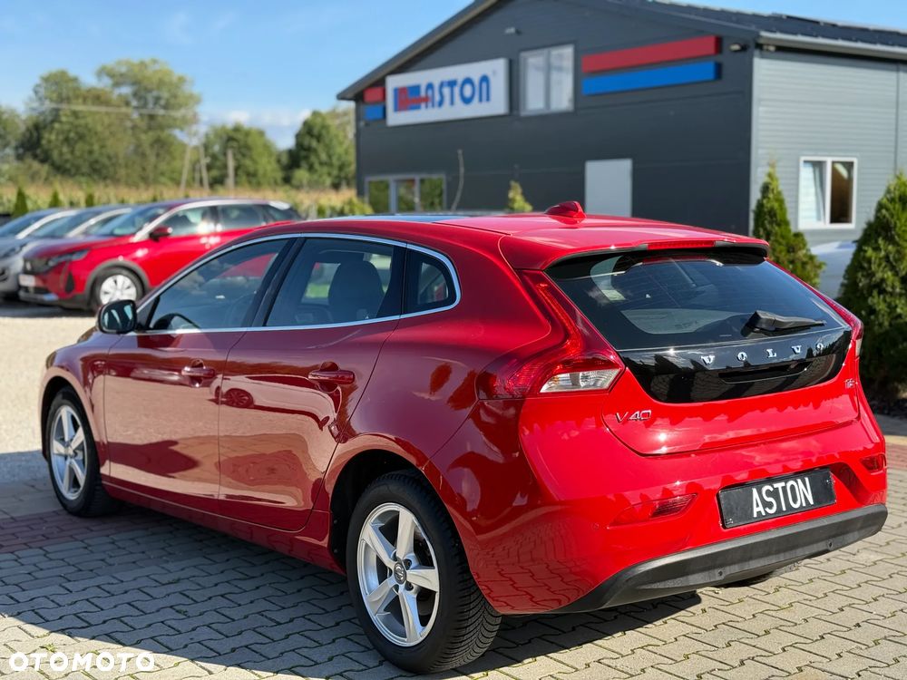 Volvo V40 T2 Momentum - 10