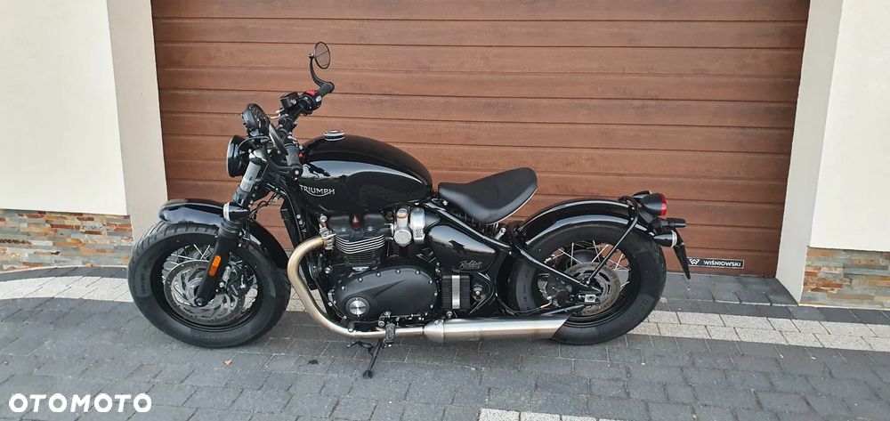 Triumph Bonneville Bobber - 2