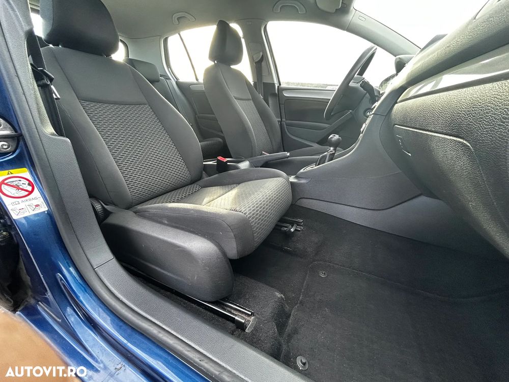 Volkswagen Golf - 16