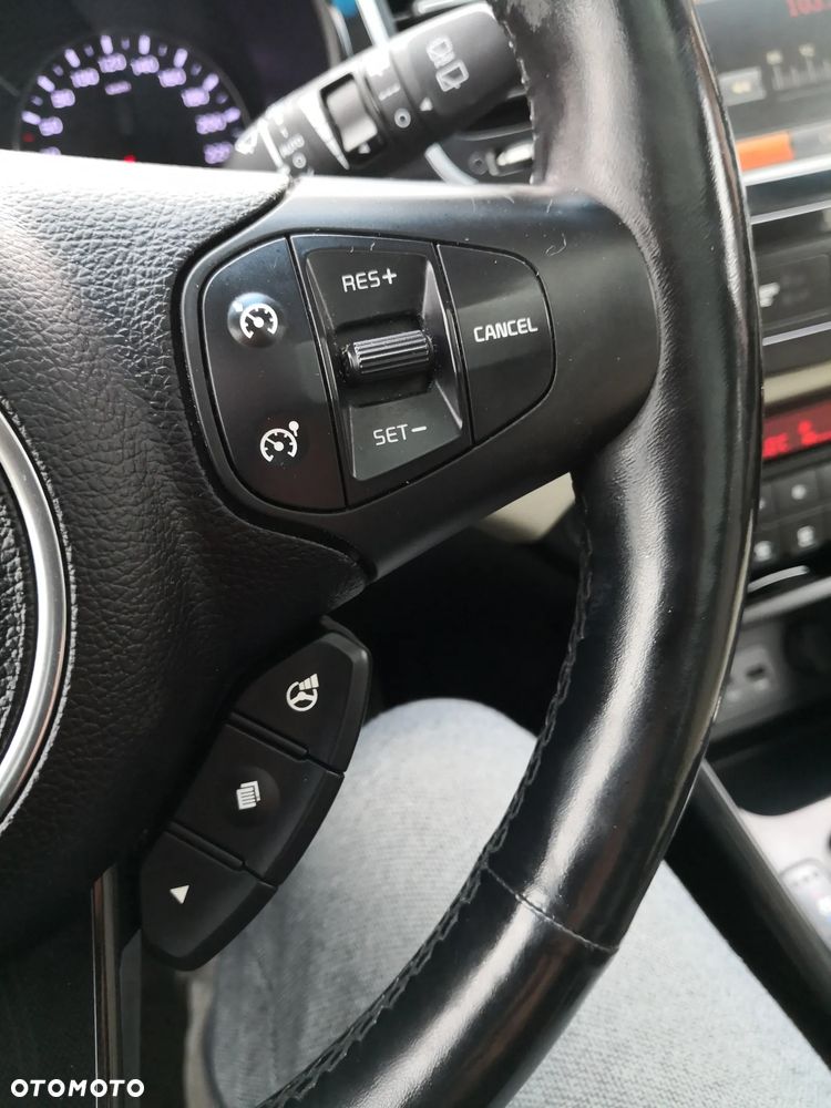 Kia Carens 1.7 CRDi 136 Dream Team Edition - 23