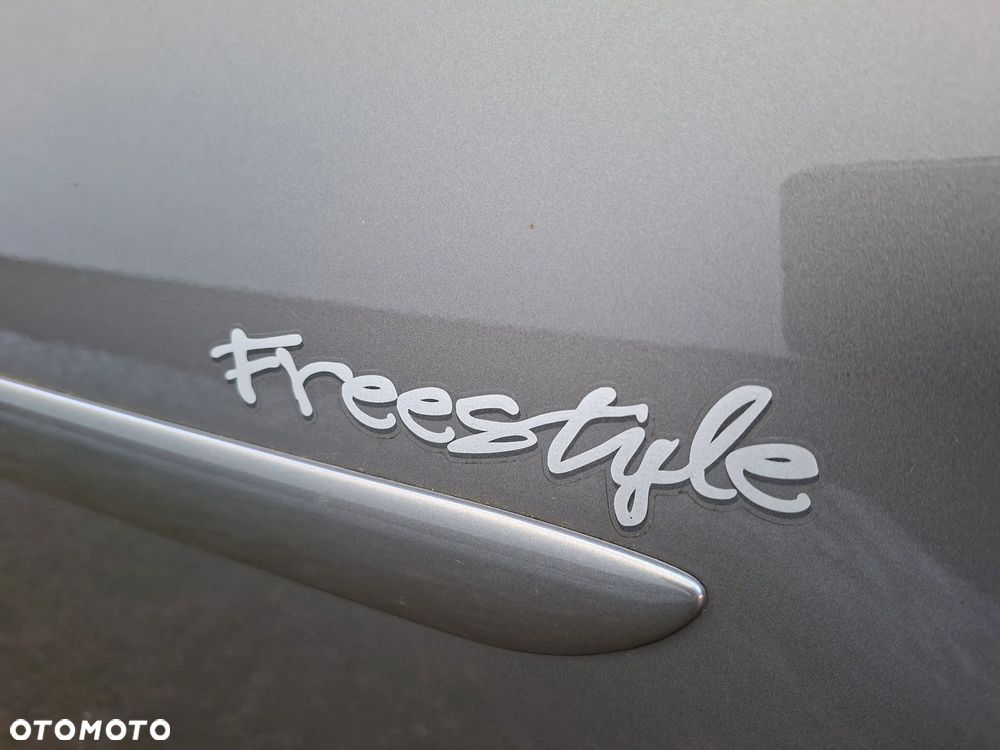 Volkswagen Touran 1.4 TSI Freestyle - 11