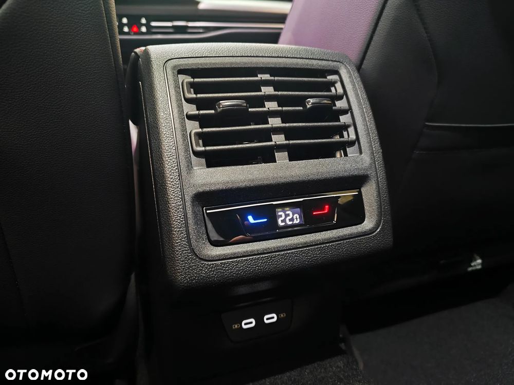 Volkswagen Golf VIII 2.0 TSI GTI Clubsport DSG - 27