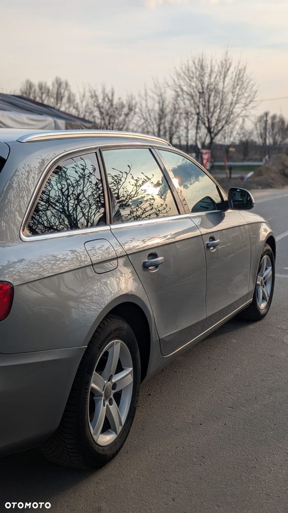 Audi A4 Avant 2.0 TDI DPF Ambiente - 8