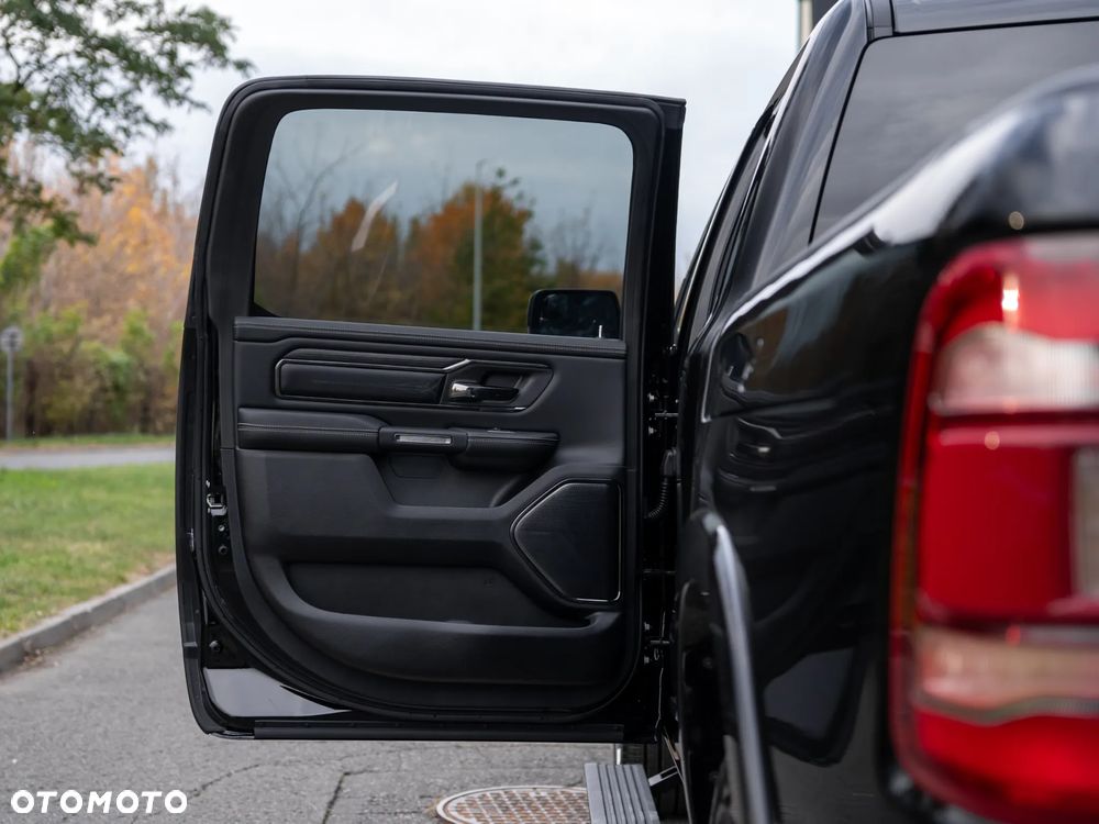 RAM 1500 5.7 Crew Cab Limited - 23