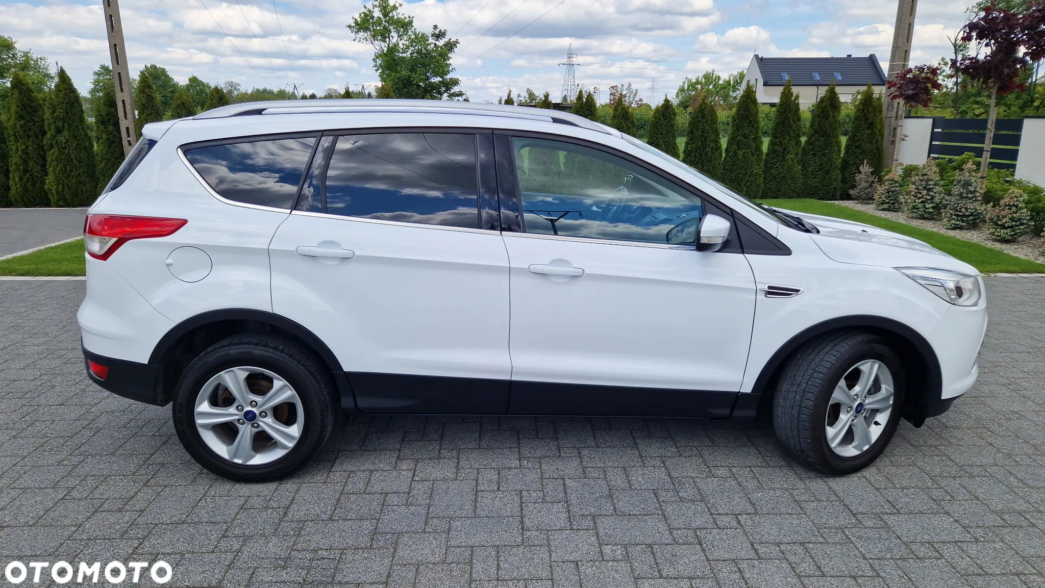 Ford Kuga 2.0 TDCi 2x4 Titanium - 25