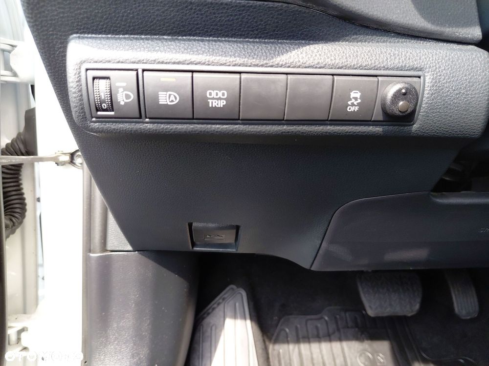 Toyota Corolla 1.8 Hybrid Comfort - 21
