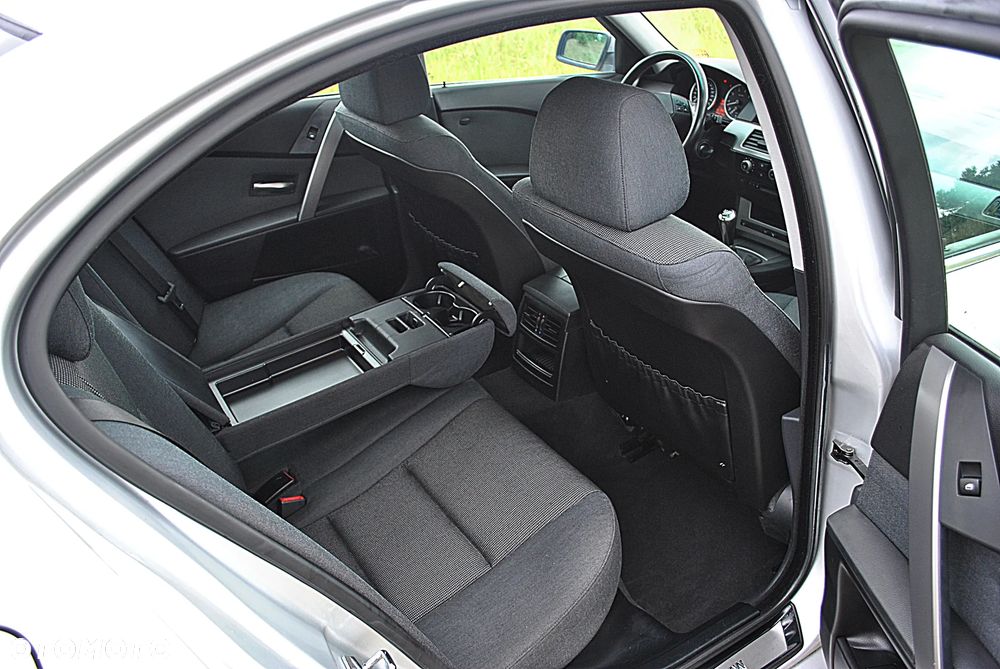 BMW Seria 5 520i - 13
