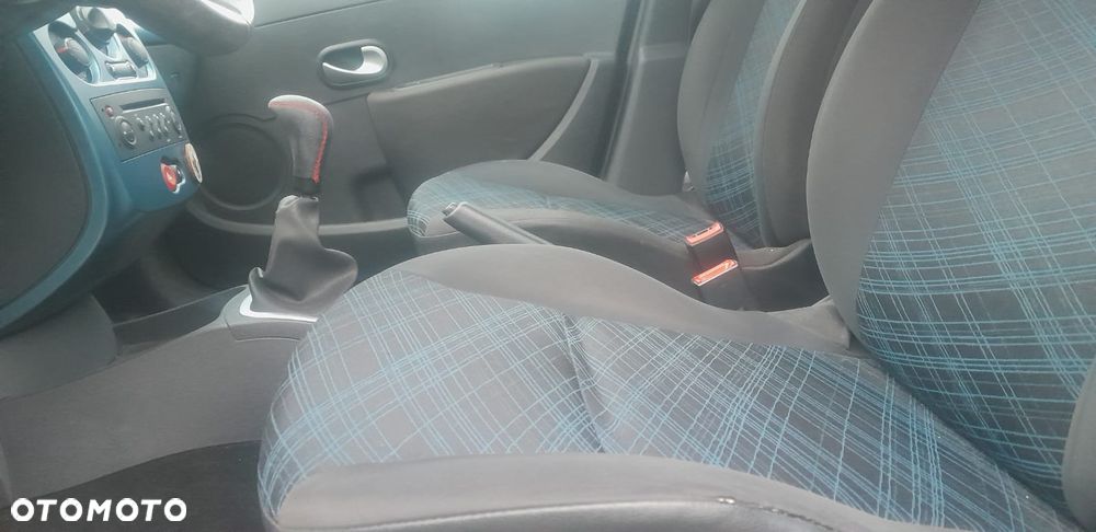 Renault Clio - 21