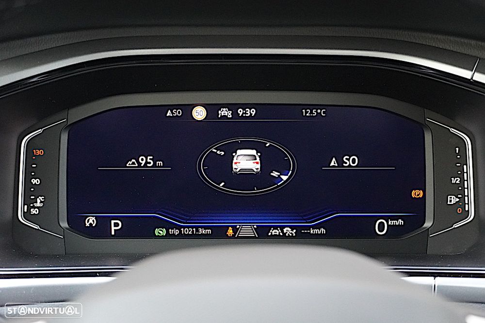 VW T-Roc 1.5 TSI Urban DSG - 47