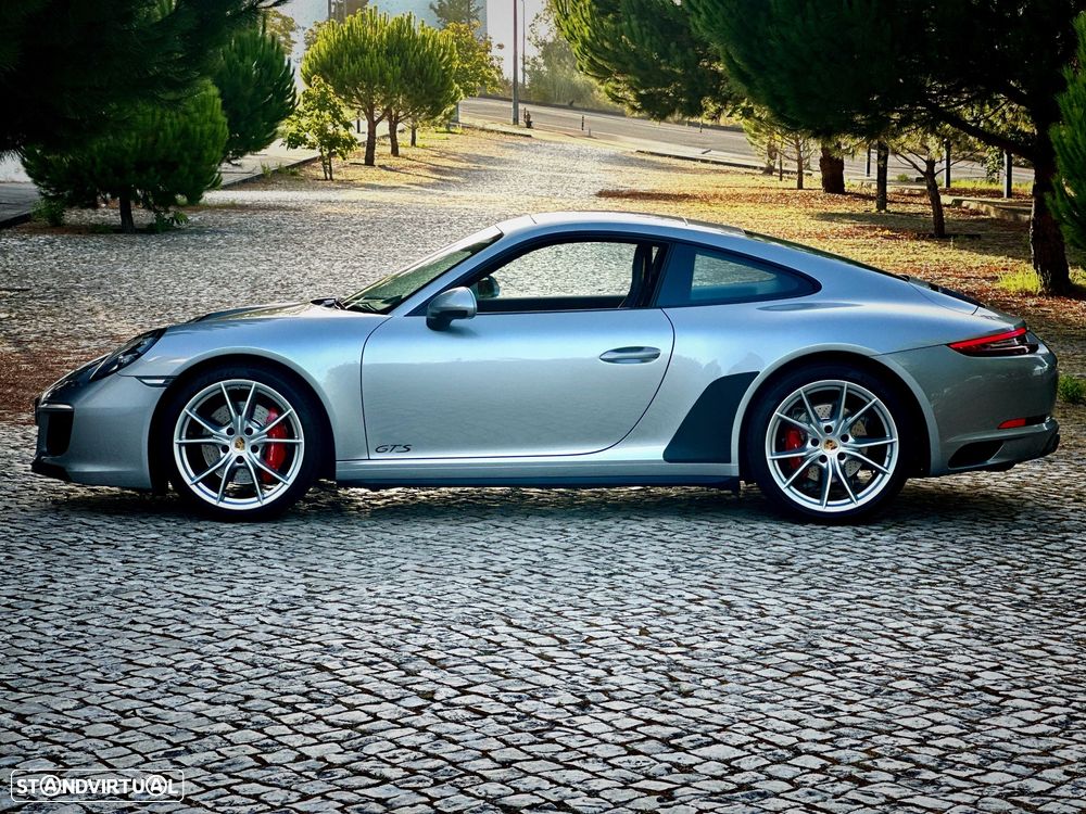 Porsche 911 (991) Carrera GTS - 2