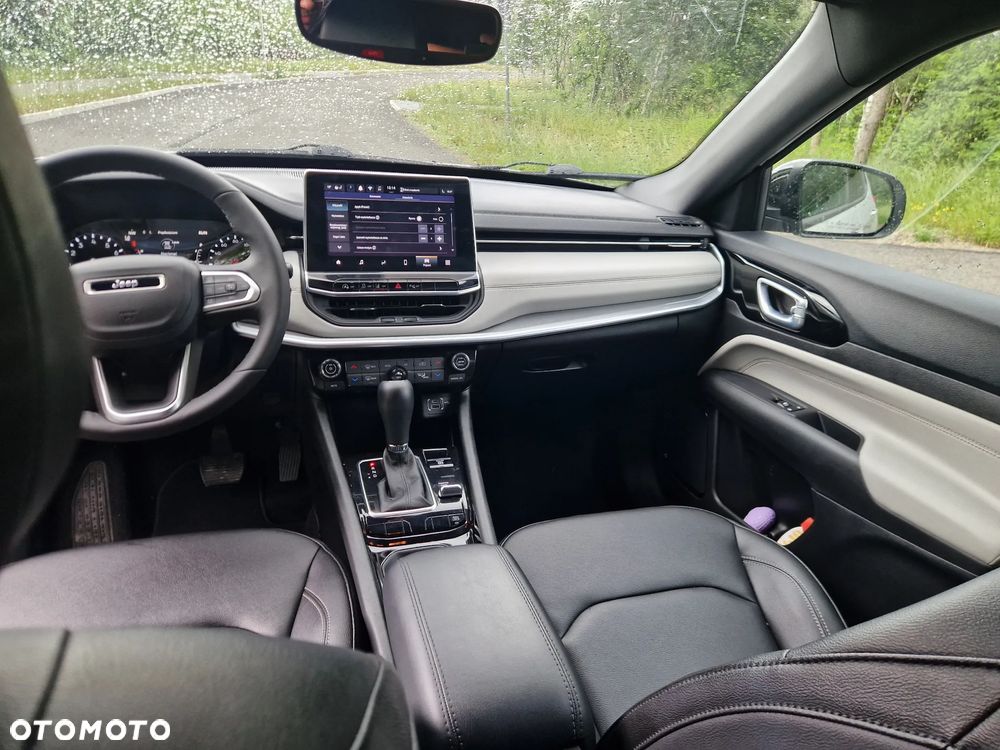 Jeep Compass - 30