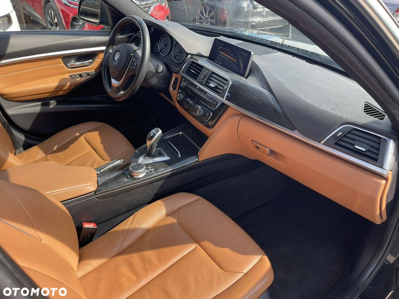 BMW Seria 3 330i sport - 9