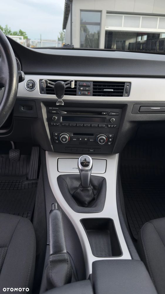 BMW Seria 3 318d - 12