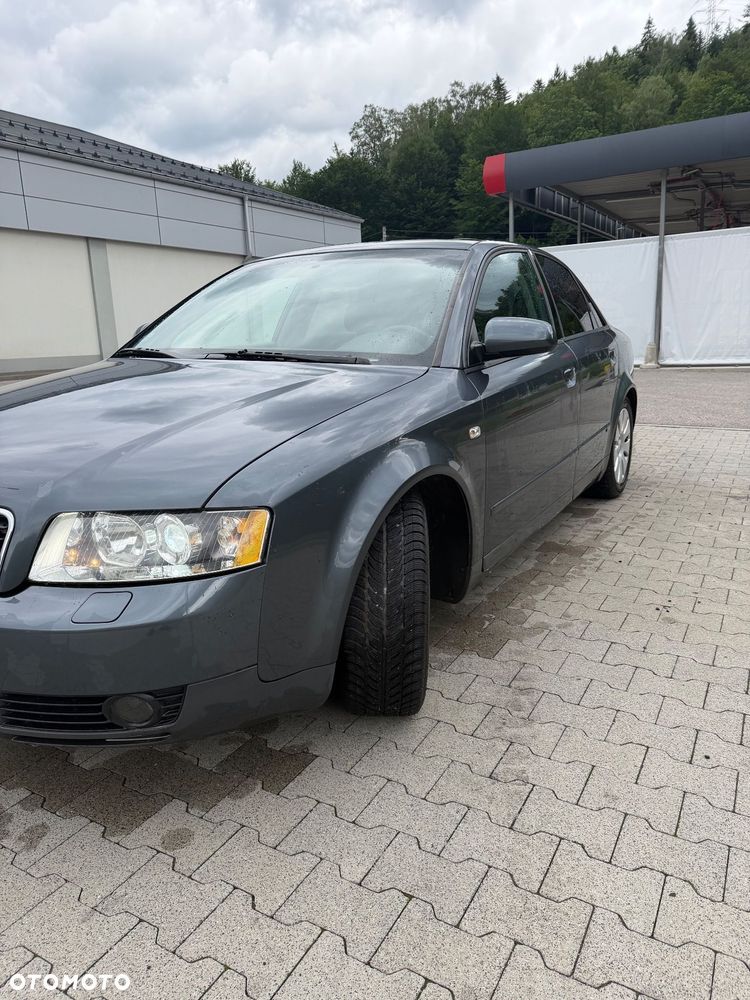 Audi A4 Limousine - 3