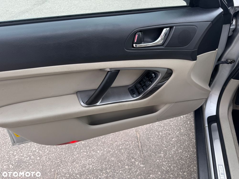 Subaru Outback 3.0 H6 - 17