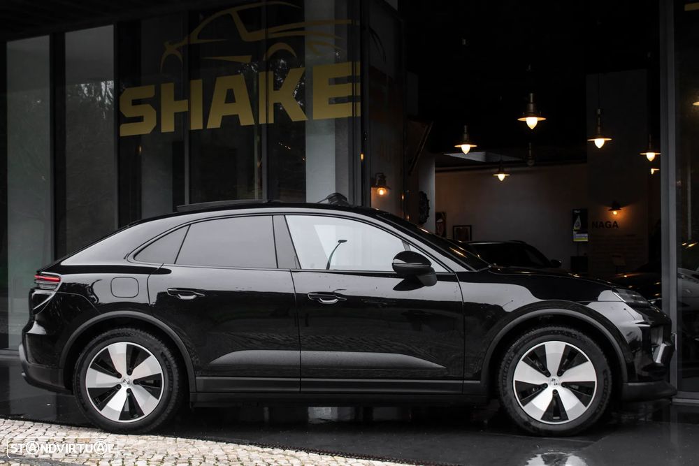 Porsche Macan Electric 4 - 5