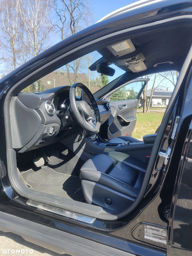 Mercedes-Benz GLA 250 4-Matic - 12