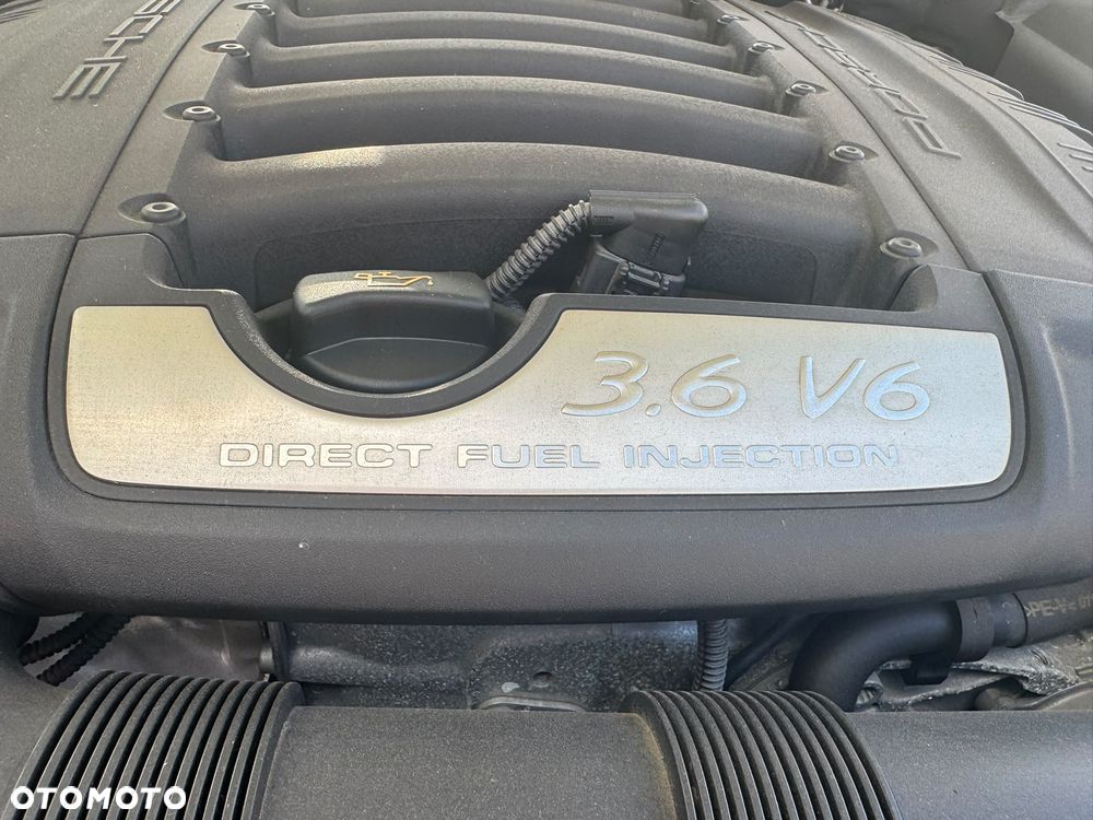 Porsche Cayenne - 21