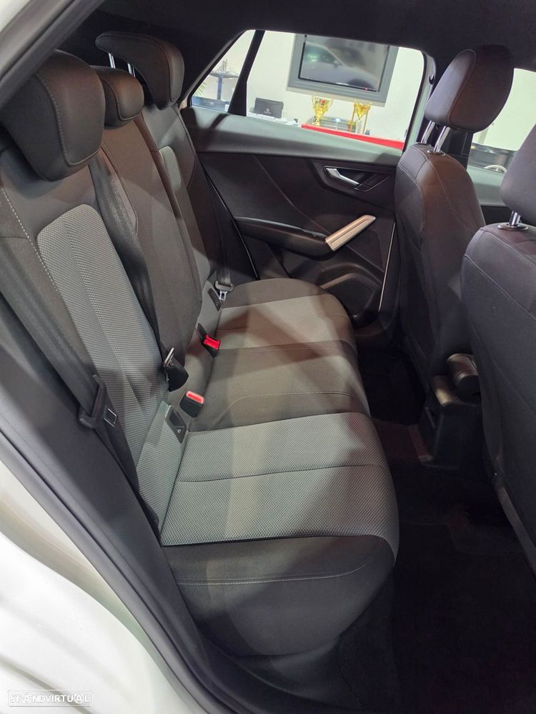 Audi Q2 30 TFSI Design S tronic - 22