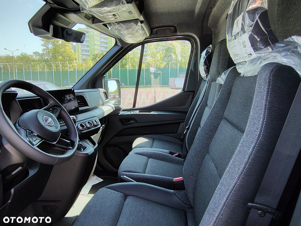 Nissan Interstar - 8