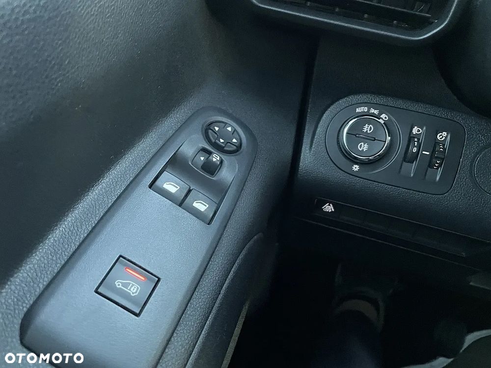 Opel Combo blaszak 2022 ROK - 23