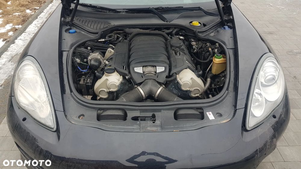 Porsche Panamera 4S PDK - 35