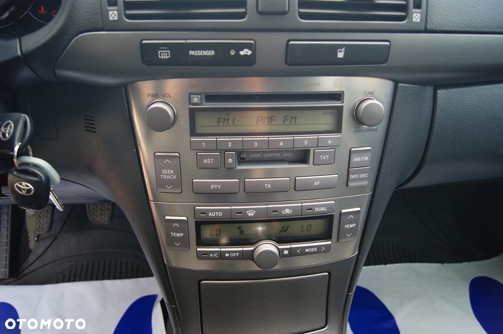 Toyota Avensis 2.0 VVT-i Sol - 20