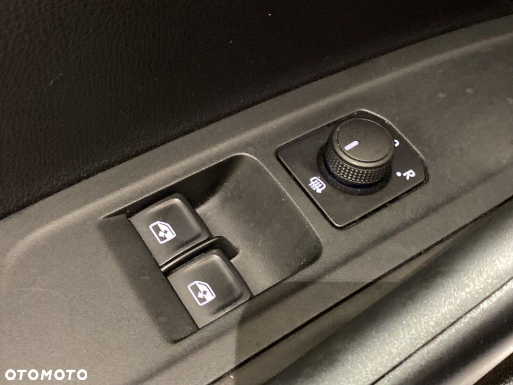 Skoda Fabia 1.0 Essence - 12