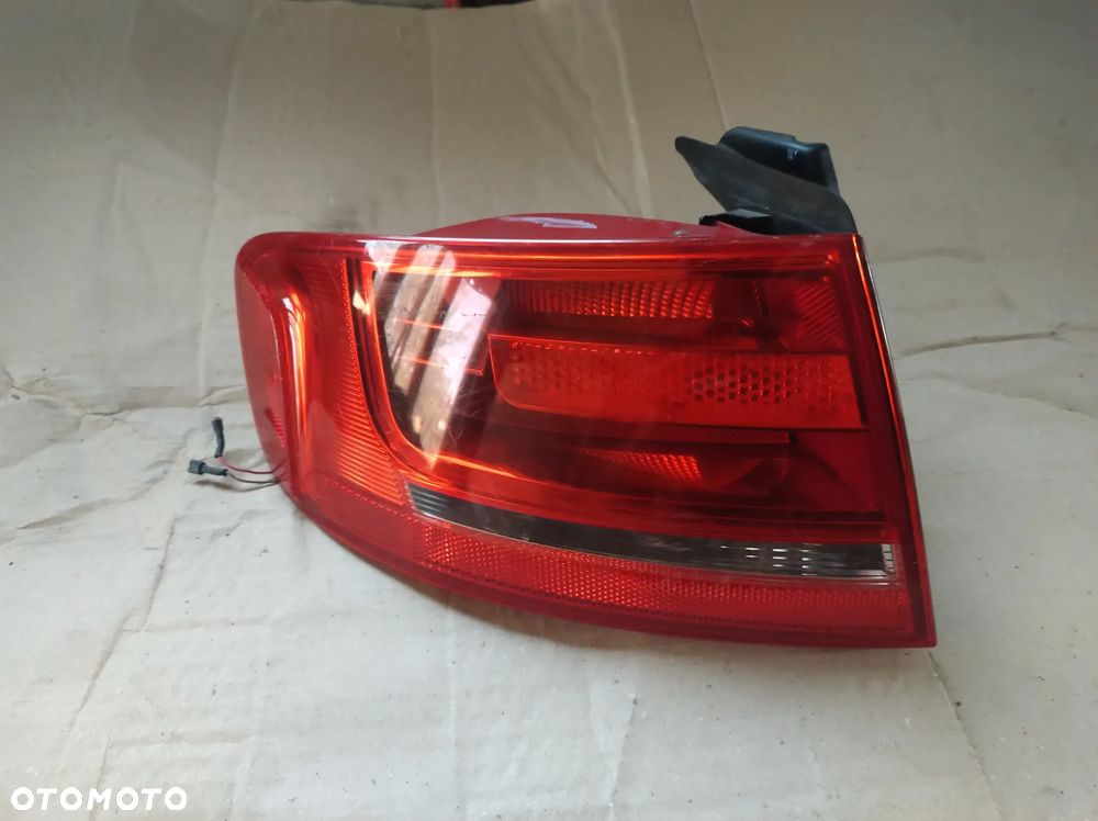 Audi A4 B8 lampa tył lewa 8K5945095E - 1