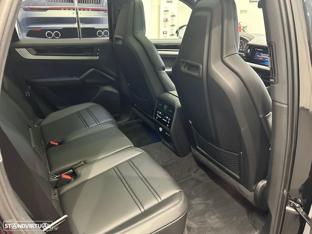 Porsche Cayenne - 22