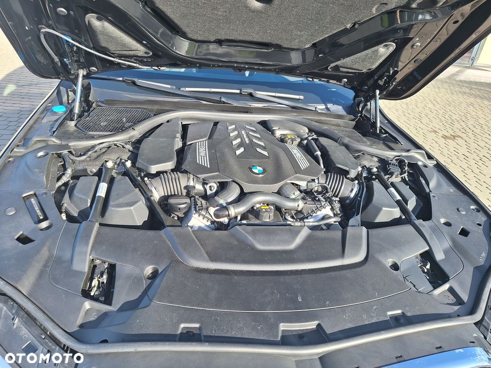 BMW Seria 7 750Li xDrive - 33