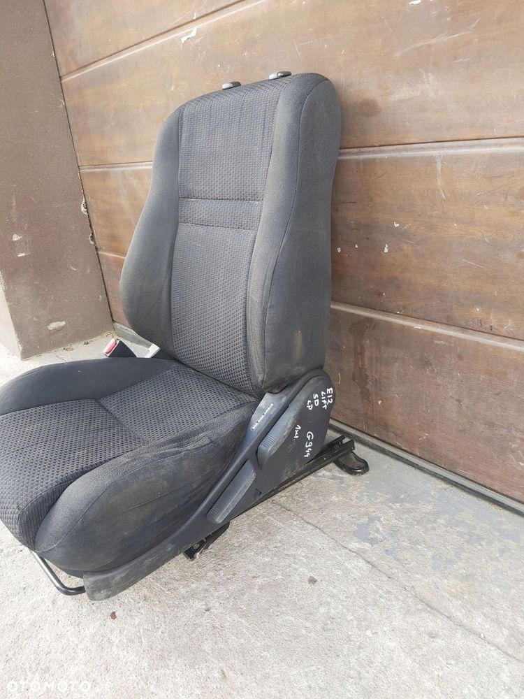 Toyota Corolla E12 fotel lewy przód 5D - 16