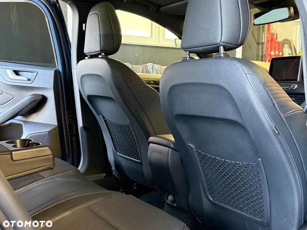 Ford Focus 1.5 EcoBlue Start-Stopp-System ST-LINE STYLE - 32