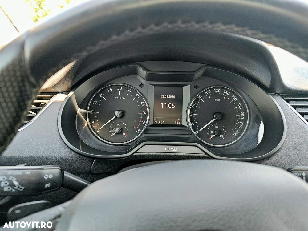 Skoda Octavia 2.0 TDI ELEGANCE DSG - 5