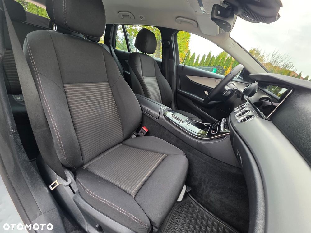 Mercedes-Benz Klasa E 220 d 9G-TRONIC Avantgarde - 26