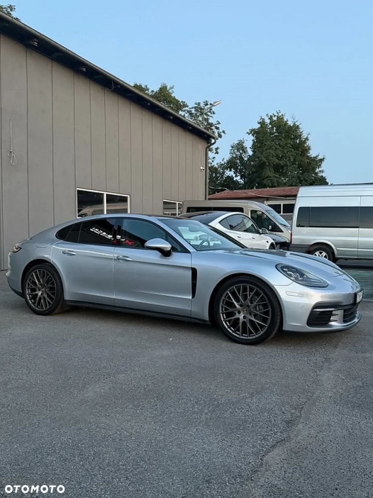 Porsche Panamera 4 - 1