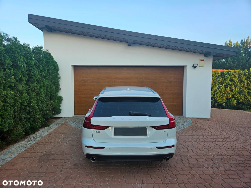 Volvo V60 T4 Momentum Pro - 8